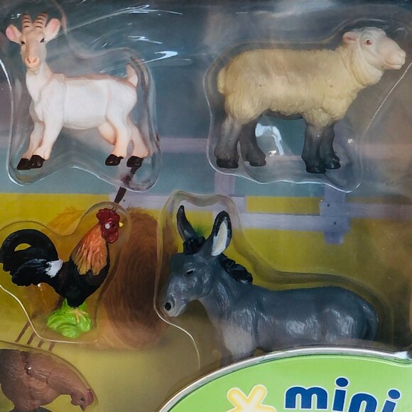 Papo Mini 7 Farm Animals Hand painted figurines in Tin Case New Sealed Age 3+ - Picture 11 of 13